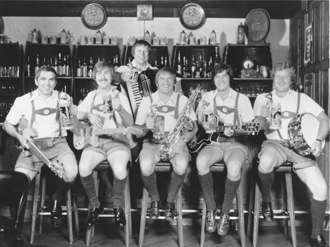 The Walter Ostanek Band - Home For Christmas - Image 2